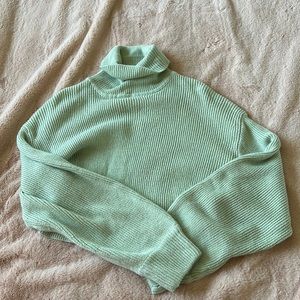 H&M turtle neck cropped sweater